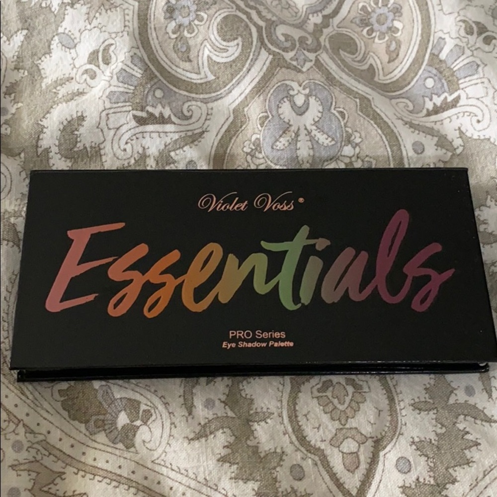Violet Voss Essentials Eyeshadow Palette
